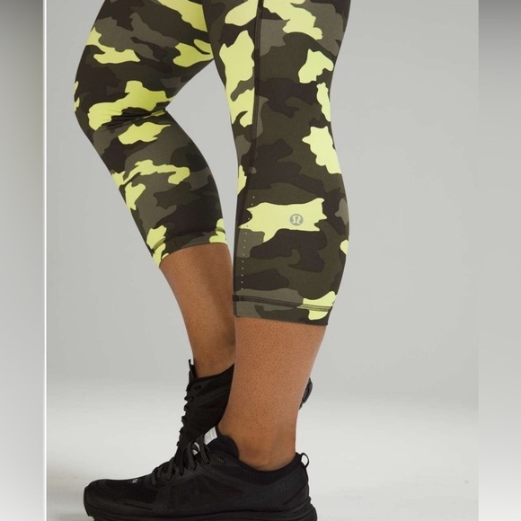 Lululemon Crispin Green Multi Camo Swift Speed High Rise Crop 21” Legging Tight - Picture 5 of 15